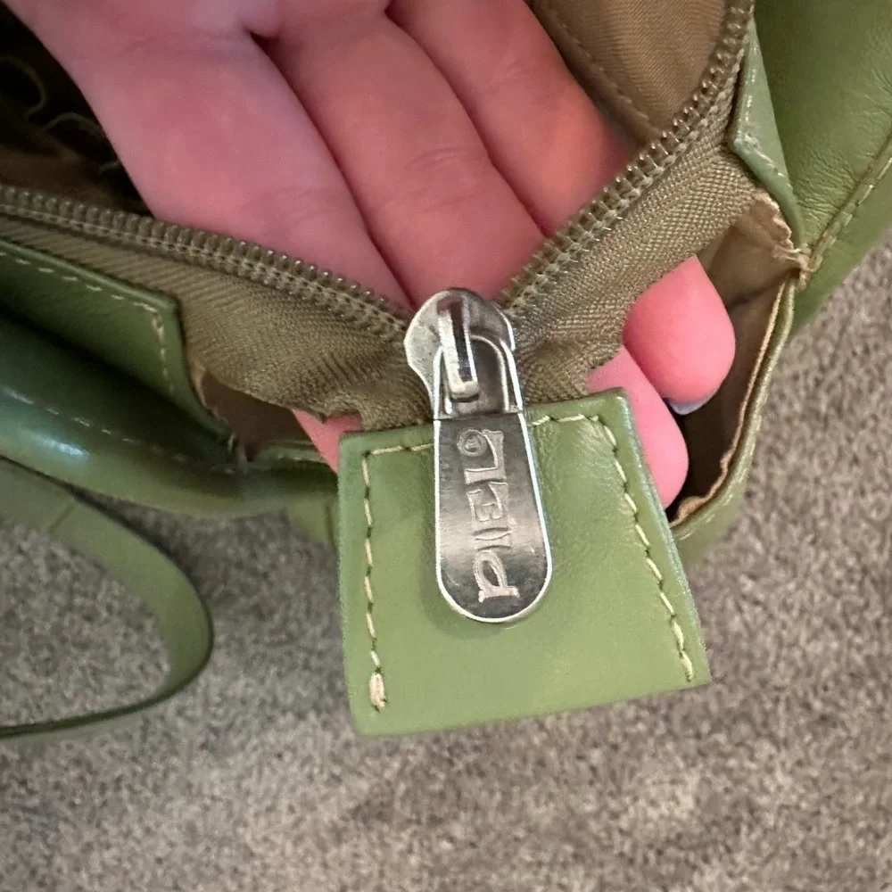 Piel VERTICAL BELTED BUSINESS TOTE